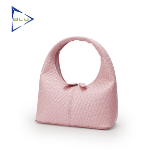 Borsa a Spalla in Pelle Blu con Logo Personalizzato per Donna, Design Luna, Borsa a Mano in Pelle Personalizzata per Signora - Product Image 2