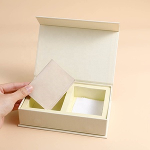 Boîte d'emballage pour <span class=keywords><strong>bijoux</strong></span> en microfibre avec logo personnalisé, sac en papier, boîte à <span class=keywords><strong>bijoux</strong></span> magnétique pour collier, bague, coffret cadeau, boîte d'expédition pour <span class=keywords><strong>bijoux</strong></span> - Product Image 3