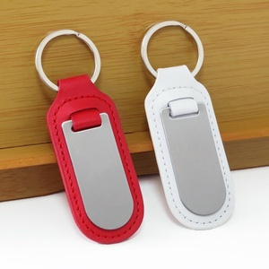 Porte-clés mousqueton en métal et cuir PU personnalisé avec logo, impression sérigraphique, écologique, durable, haute qualité - Product Image 6