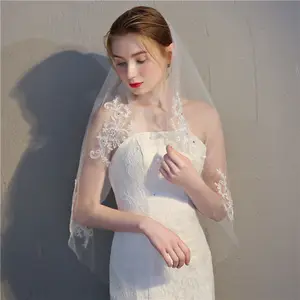 Qushine 2021 جديد قصيرة الزفاف الحجاب مشط اكسسوارات جميلة الأبيض العاج طبقة واحدة الرباط Appliqued الكريستال حجاب الزفاف