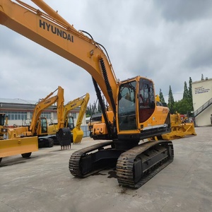 Excavatrice sur chenilles Hyundai R220LC-9 en bon état, poids opérationnel de 22 tonnes, moteur à suralimentation automatique, haute efficacité, en stock - Product Image 2