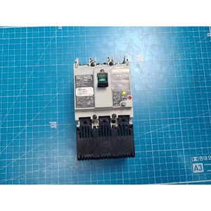 Disjoncteur différentiel Fuji EG103CUL, utilisé comme pièce détachée d'équipement semi-conducteur d'époque - Product Image 3