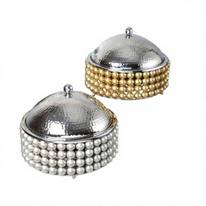 Réchaud alimentaire rond en métal argenté et doré, fait main, design élégant, classique et raffiné. - Product Image 1