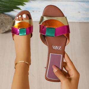 <span class=keywords><strong>Sandalias</strong></span> Planas Cruzadas para Mujer Tallas Grandes 2026 Novedad Color Sólido Verano Casual Zapatillas Anchas para Dama Venta al por Mayor - Product Image 1