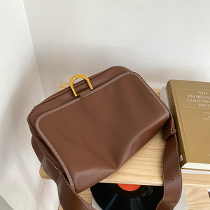 กระเป๋าสะพายข้างผู้หญิง สีน้ำตาล ความจุขนาดใหญ่ สไตล์คลาสสิก กระเป๋าสะพายข้างแบบพกพา ใช้ได้ทุกวัน - Product Image 1