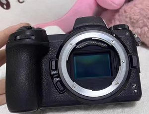 Appareil photo plein format <span class=keywords><strong>Z7</strong></span> <span class=keywords><strong>II</strong></span> d'occasion avec capteur BSI-CMOS, enregistrement vidéo 4K, écran inclinable - Product Image 1