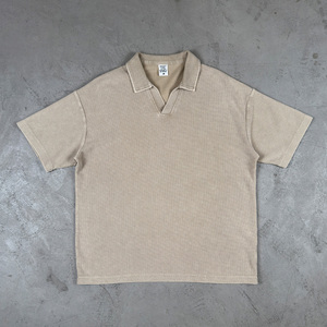 เสื้อโปโลผู้ชายแขนสั้นผ้าวาฟเฟิลสีดำ 230 แกรม แบบฟอกสีซีดจางสไตล์ Stone Acid Sun Faded พร้อมสำหรับพิมพ์ลาย DTG ตามสั่ง - Product Image 2