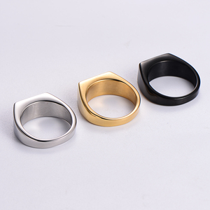 <span class=keywords><strong>Bague</strong></span> Chevalière Homme <span class=keywords><strong>Femme</strong></span> Pvd Personnalisé Rectangle en Acier Inoxydable Plaqué or Grand Logo Personnalisé Gravé Vierge - Product Image 5