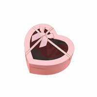 Boîte cadeau personnalisée de luxe en forme de cœur avec fenêtre transparente et ruban pour l'emballage de chocolats, de fleurs et de bijoux