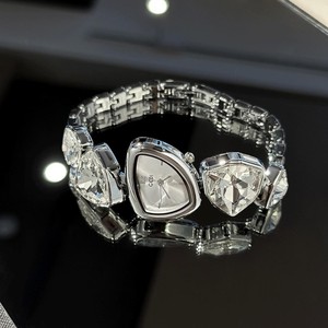 Reloj de Pulsera Irregular Time and Space Cloister para Mujer, Nuevo Modelo 2025, Estilo Lujoso y Moderno de Alta Gama - Product Image 1