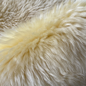 Peau de mouton/agneau en cuir véritable de qualité supérieure pour canapé en fourrure, fauteuil, matériaux de mobilier, fourrure naturelle bouclée 5-8CM, fourrure animale - Product Image 5