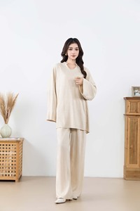 Ensemble Deux Pièces pour Femmes Musulmanes Modestes avec <span class=keywords><strong>Tunique</strong></span> au Col Unique et Pantalon Ample Personnalisable - Product Image 5