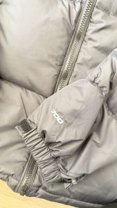 Giacca Imbottita <span class=keywords><strong>North</strong></span> <span class=keywords><strong>Face</strong></span> 1996 Retro Nuptse 700 da <span class=keywords><strong>Uomo</strong></span>, Qualità Premium, Nera, per l'Inverno, con Logo Ricamato - Product Image 4