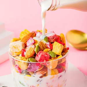 Yaourt aux graines de chia, granulés de fruits, flocons <span class=keywords><strong>d</strong></span>'<span class=keywords><strong>avoine</strong></span> infusés <span class=keywords><strong>d</strong></span>'une riche saveur de yaourt, offrant une texture riche et crémeuse, une boîte de <span class=keywords><strong>500g</strong></span> - Product Image 4
