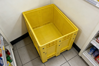 Caisse en plastique jetable avec roulettes |   Conception empilable pour le stockage et la manutention