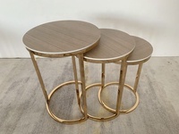 Ensemble de table d'appoint moderne pour salon en marbre avec cascade et dessus en céramique lot de 3 tables d'appoint imbriquées avec dessus en céramique lot de 3