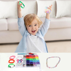 Kit de fabricación de pulseras con cuentas Crystal Tec, 1100 piezas, juego de manualidades de joyería DIY para niños de 7 a 12 años - Product Image 4