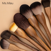 Ensemble de pinceaux de maquillage professionnels de luxe en bois Belleza avec logo personnalisé, manche en noyer, 9 pièces, synthétique, visage, lèvres, cheveux mixtes, aluminium