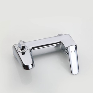 Robinet de salle de bain en laiton chromé, haute qualité, design simple, robinet d'<span class=keywords><strong>eau</strong></span> à trou unique, salle de bain murale, robinets mélangeurs, robinets de douche - Product Image 4