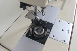 Máquina de Coser Industrial de Doble Aguja, Programable, de Alta Velocidad, con Cortahilos y Alimentación Automática para Prendas de Vestir - Product Image 4