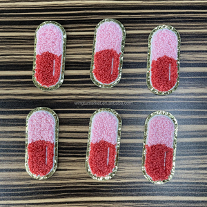 Parche de pastillas rosa con lentejuelas de diseñador personalizado Chenille sublimación <span class=keywords><strong>hierro</strong></span> <span class=keywords><strong>en</strong></span> parches de prensa de calor para bolsas - Product Image 2