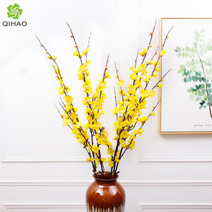 Fleurs de Prunier Artificielles QIHAO en Soie Rouge pour Décoration Intérieure et Accessoires de Mariage – Composition Florale en Plastique Haute Simulation - Product Image 2