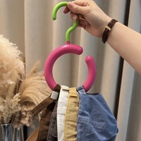 Wholesale Multifunctional Rotatable Scarves Display Hangers Non-Perforated Circular Hanging Rack for Coats Hats Bags Scarves
