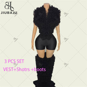 Conjunto de Tres Piezas de Moda de Invierno para Mujer Chaleco de Pelo sin Mangas con Espalda Descubierta + Shorts + Botas Altas de Pelo - Product Image 2