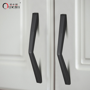 China Supply Classic 128mm <strong>Black</strong> Sets Furniture Kitchen Zinc Alloy Cabinet Handle and <strong>Knobs</strong> - Product Image 6