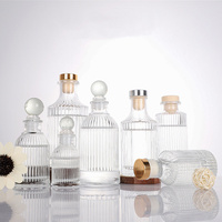 Bouteille de diffusion de parfum de roseau en verre sculpté unique de luxe 50ml 100ml 200ml aromathérapie à bouchon à vis aromatique arabe romain mat