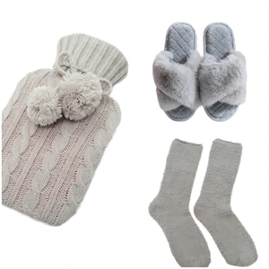 Coffret cadeau Pantoufles design dinosaure vert et bouillotte en caoutchouc avec couvercle - Product Image 6