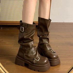 Bottines mi-mollet tendance à plateforme pour femmes, bottes punk gothiques à semelle épaisse avec trois boucles, chaussures rehaussantes - Product Image 1