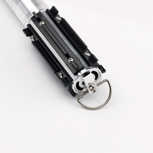 <span class=keywords><strong>Sabre</strong></span> TXQ <span class=keywords><strong>sabre</strong></span> <span class=keywords><strong>laser</strong></span> led <span class=keywords><strong>luke</strong></span> poignée en métal sensible balançoire lisse proffie table d'harmonie éclairer jouets épée <span class=keywords><strong>laser</strong></span> - Product Image 4