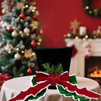 Großer Weihnachtsbaumspitzen-Dekorationshut mit Rot-Grüner Samtschleife und Girlanden für Weihnachten und Feiertagspartys