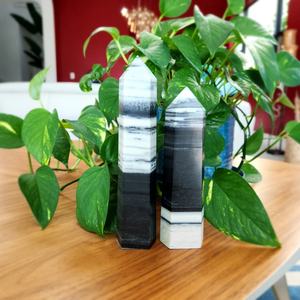 หินไท่จี๋คริสตัลโฮลาธรรมชาติคุณภาพสูงขัดเงา ขนาด 8-10 ซม. ดีไซน์ทันสมัยสำหรับตกแต่งบ้านสไตล์ไม่ซ้ำใคร ขายส่ง - Product Image 6