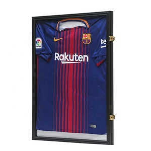 Cornice Nera per Maglia da Basket o Calcio con Protezione UV al 98%, Vetrina Espositiva in Acrilico Trasparente per Maglie, Espositore da Parete - Product Image 2