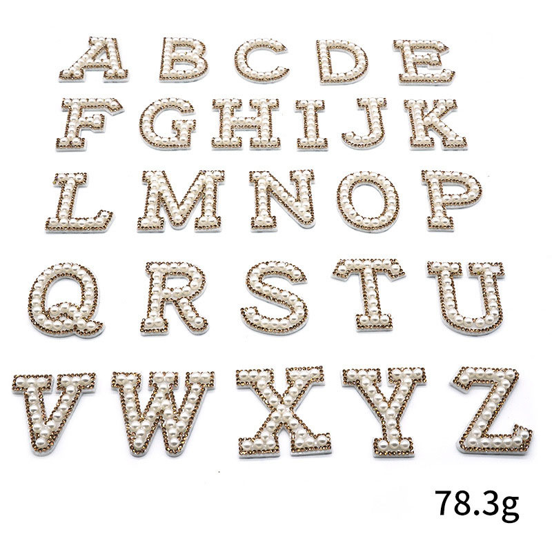26 lettres de couleur jaune