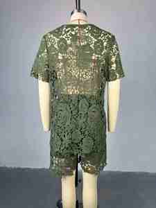 جودة عالية الصيف المرأة جوفاء بلون واحد قميص الدانتيل والسراويل القصيرة طقم من قطعتين - Product Image 3