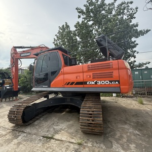 Excavatrice sur chenilles DOOSAN DX300LCA d'occasion, 30 tonnes, d'origine coréenne, hydraulique, pour travaux miniers et terrassement - Product Image 3