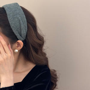 Bandeau pour cheveux en daim à large bord pour femme, couleur unie, 14 cm, accessoires pour cheveux pour les fêtes, automne et hiver - Product Image 4