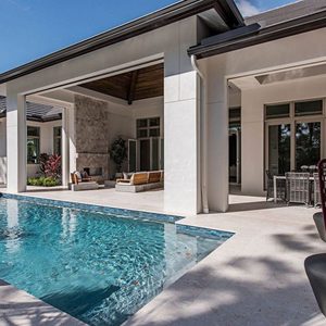 Dalles de sol extérieures en pierre naturelle UnionStone, pierre calcaire beige Myra, finition polie, pour villa, piscine - Product Image 6