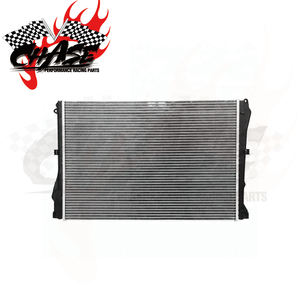 Radiateur de <span class=keywords><strong>voiture</strong></span> automatique de système de refroidissement adapté pour mercedes-benz C300 C350E C400 C43 AMG C450 AMG 15-21 A0995002103 A0995007303 pièces d'auto - Product Image 2