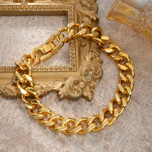 Bulk wholesale <b>solid</b> formed broad curb link unisex flawless reflective smooth cut 18k <b>gold</b> plated fine stainless steel bracelet - Product Image 4