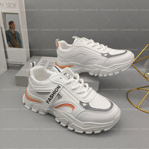 Chaussures de <span class=keywords><strong>skate</strong></span> d'hiver en cuir à semelle épaisse, chaussures décontractées d'occasion pour femmes, vente en gros bon marché - Product Image 2