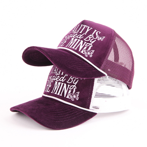 قبعة شاحنة من جلد الغزال 5 ألواح مخصصة للبيع بالجملة ، قبعة سائقي الشاحنات المخملية من الخلف بشعار مطرز - Product Image 3