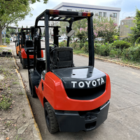 Chariot élévateur TOYOTA 3 tonnes d'occasion, 90% neuf, capacité de levage nominale de 3 tonnes, haute qualité et prix bas, à vendre