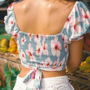 Top court imprimé plage, design d'usine, manches bouffantes, plissé, sur mesure, 100% rayonne, tissu doux, top court - Product Image 2