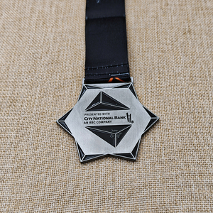 Haute qualité 3D 13k Predeal Forest Run Marathon Finisher Medal Design de médailles de sport personnalisées avec matériau métallique - Product Image 5