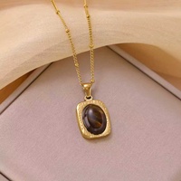 Collier pendentif carré géométrique rétro Huibao en acrylique noir, chaîne serpent en acier inoxydable, accessoires de mode pour femmes, vente en gros