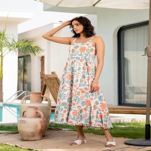 Robe ethnique longue à bretelles vintage à imprimé floral de style moderne pour femmes 100% coton respirant à séchage rapide ODM - Product Image 6